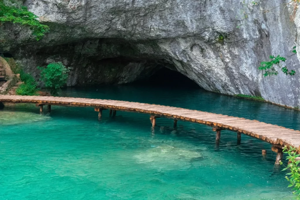 Plitvice lake boardwalk