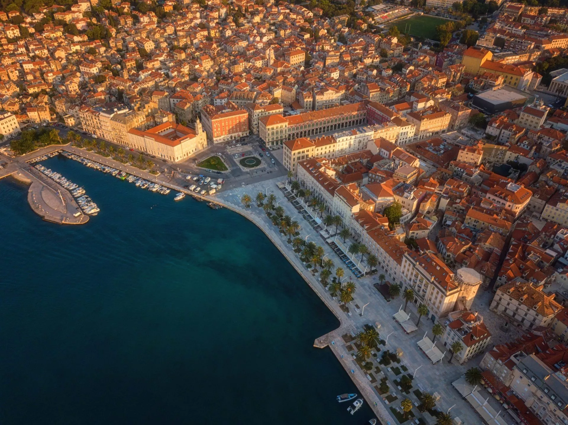 Split-Luftbild-Abend