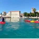 Trogir kajakken op zee